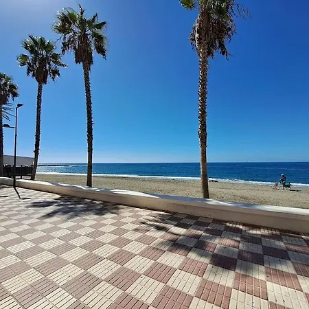 Apartment Frente Al Mar Y A Pie De Playa *
