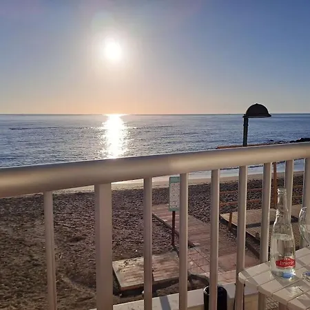 Frente Al Mar Y A Pie De Playa Apartment *