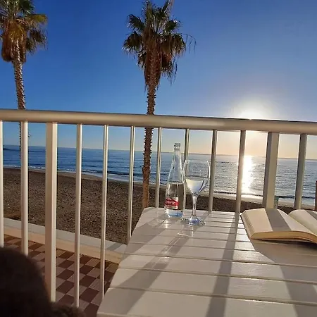 Apartment Frente Al Mar Y A Pie De Playa Torrenueva (Andalusia)