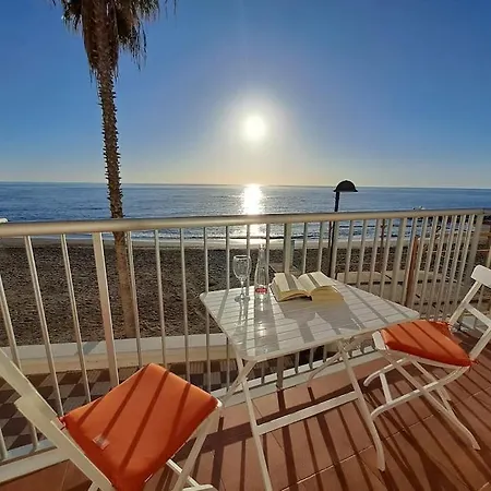 Frente Al Mar Y A Pie De Playa Apartment Torrenueva (Andalusia)