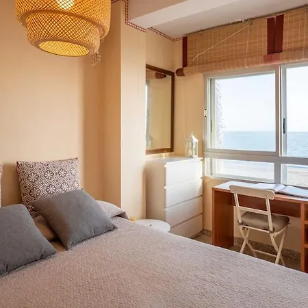 Frente Al Mar Y A Pie De Playa Apartment *