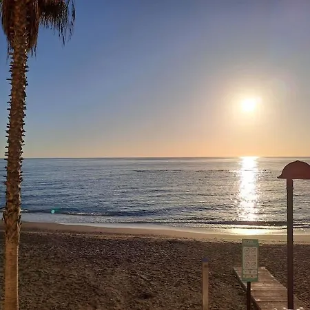 Apartment Frente Al Mar Y A Pie De Playa Torrenueva (Andalusia)