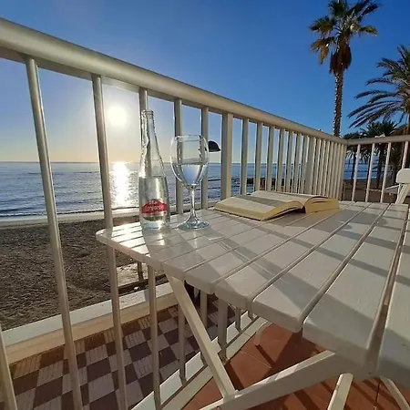 Frente Al Mar Y A Pie De Playa Apartment *