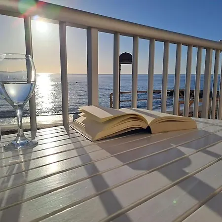 Apartment Frente Al Mar Y A Pie De Playa Torrenueva (Andalusia)