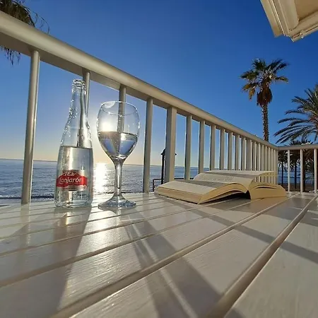 Frente Al Mar Y A Pie De Playa Apartment Torrenueva (Andalusia)
