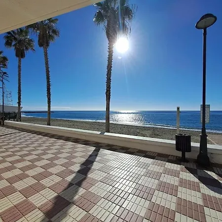 Apartment Frente Al Mar Y A Pie De Playa *