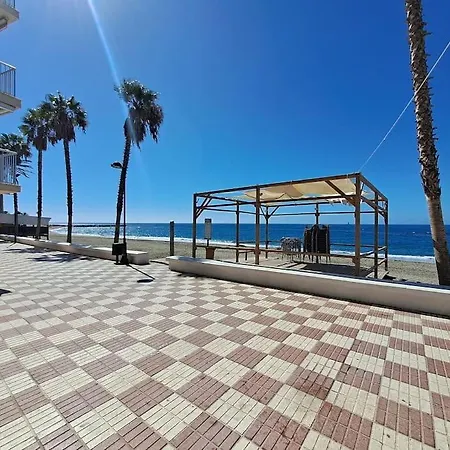 Frente Al Mar Y A Pie De Playa Apartment Torrenueva (Andalusia)