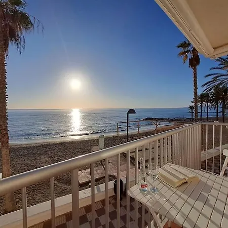 Frente Al Mar Y A Pie De Playa Apartment *
