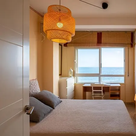 Apartment Frente Al Mar Y A Pie De Playa *
