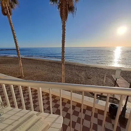 Frente Al Mar Y A Pie De Playa Apartment Torrenueva (Andalusia)