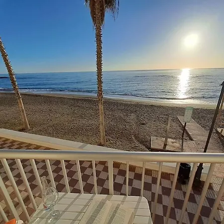 Frente Al Mar Y A Pie De Playa Apartment Torrenueva (Andalusia)